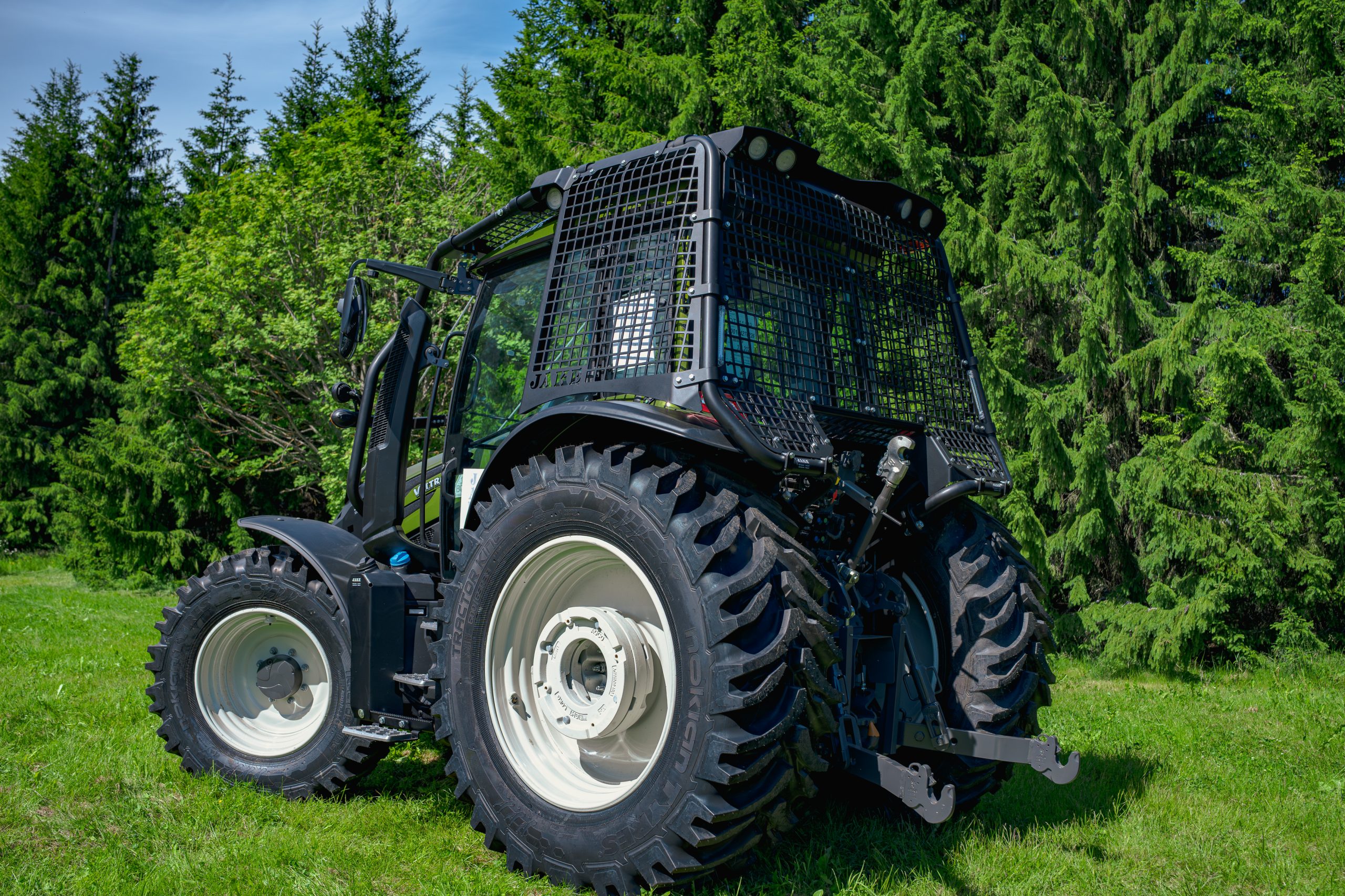 Valtra G5 forestry protection